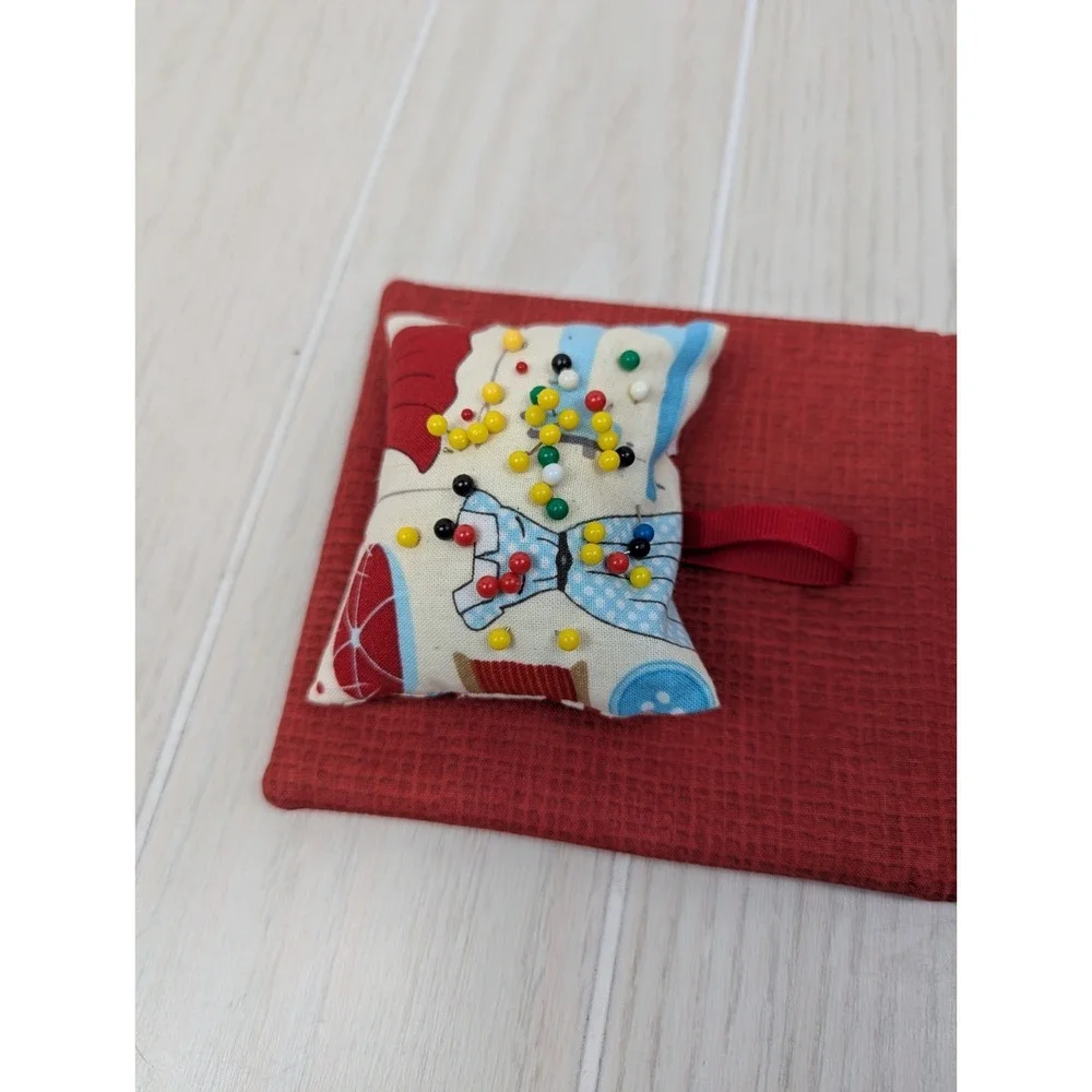 Small Chair Sofa Armrest Sewing Bag Attached Pin Cushion Red Blue Clothing Print
